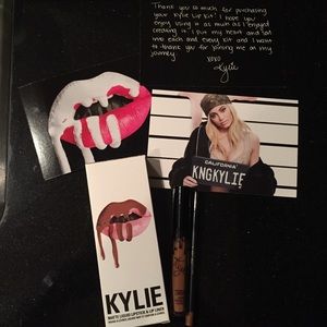 Kylie Lip Kit - Brown Sugar